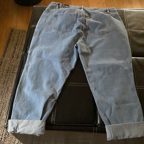 Women Distressed Denim Jeans - Picture 3 of 5